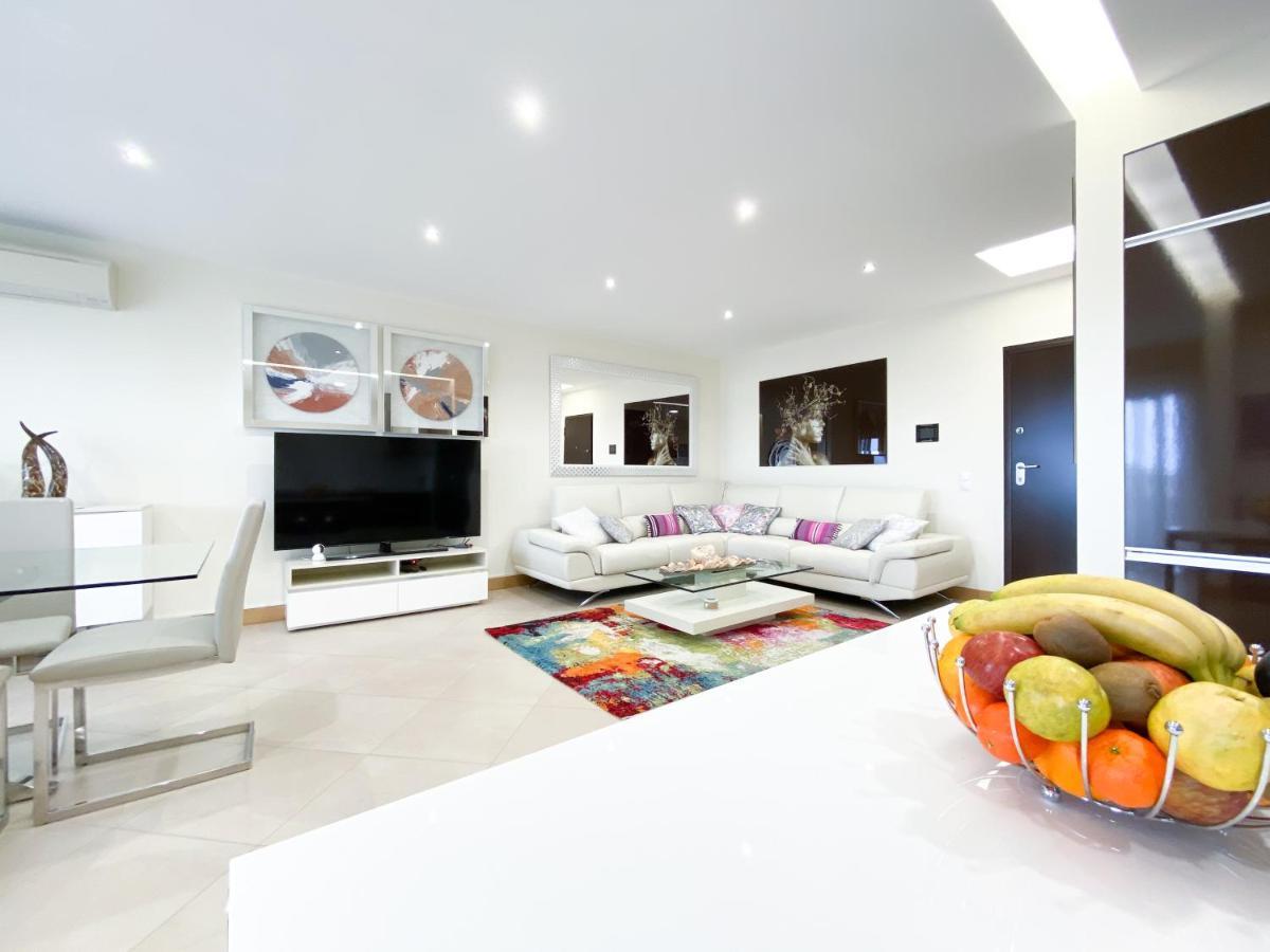 Luxury Condominium Apartment With Swimming Pool #1903 Lagos Luaran gambar