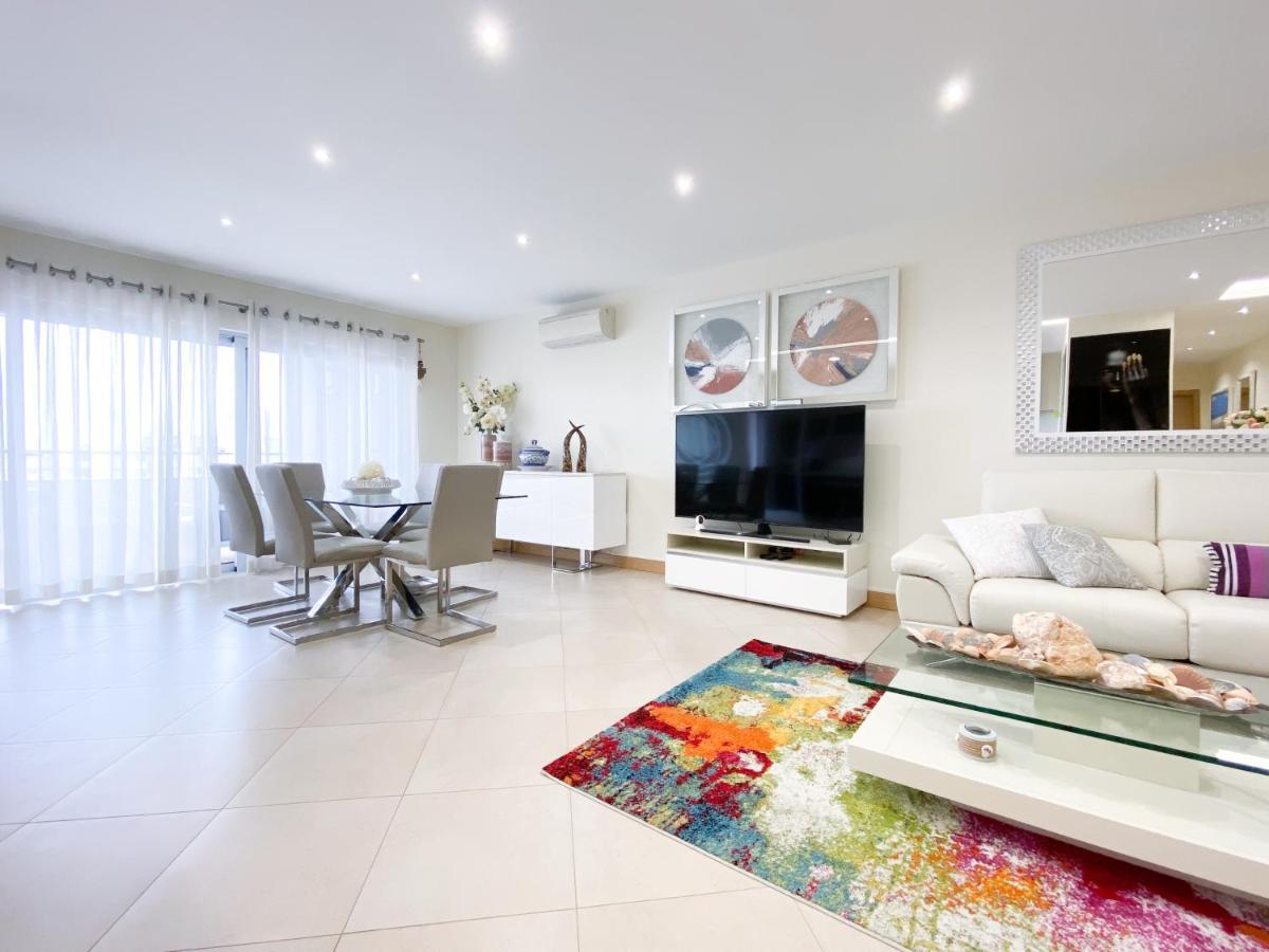 Luxury Condominium Apartment With Swimming Pool #1903 Lagos Luaran gambar