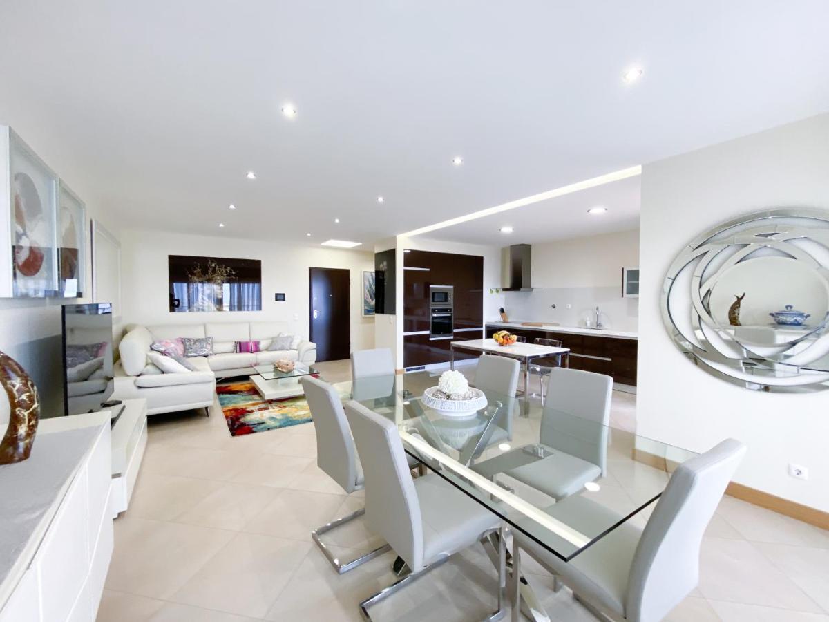Luxury Condominium Apartment With Swimming Pool #1903 Lagos Luaran gambar