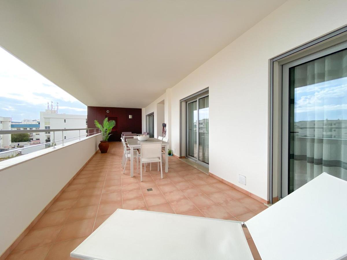 Luxury Condominium Apartment With Swimming Pool #1903 Lagos Luaran gambar