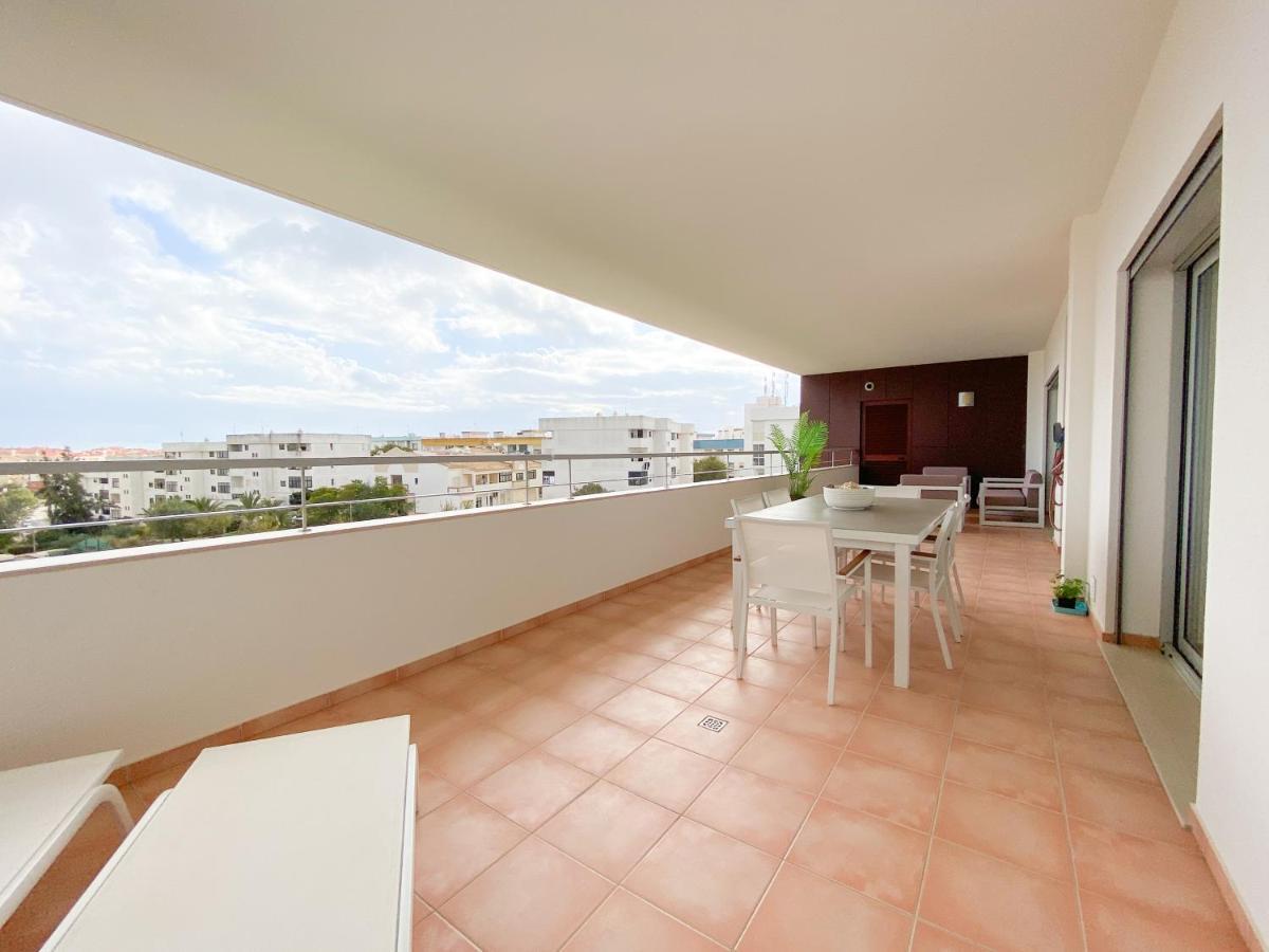 Luxury Condominium Apartment With Swimming Pool #1903 Lagos Luaran gambar
